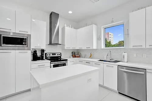 1347 N Ocean Blvd Photo 1