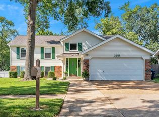 355 Windyoak Dr, Ballwin, MO 63021