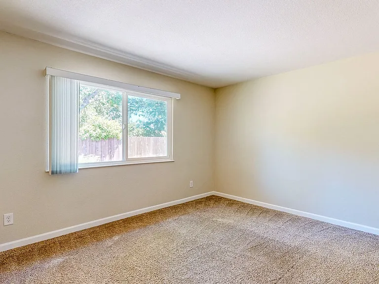 2146 Rivera Dr — Photo 45