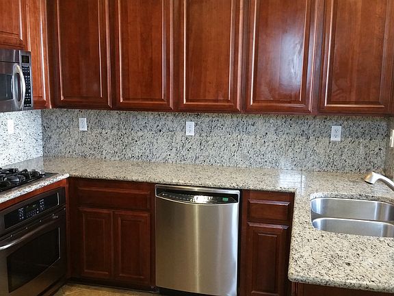 5th image of 10886 Atherstone Dr