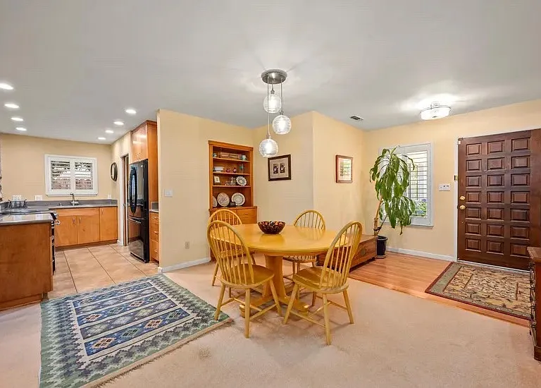 4234 Burrell Way — Photo 9