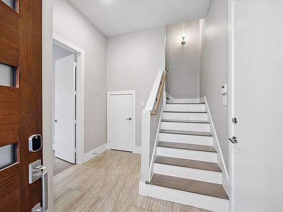 3rd image of 1505 Truxillo St #C