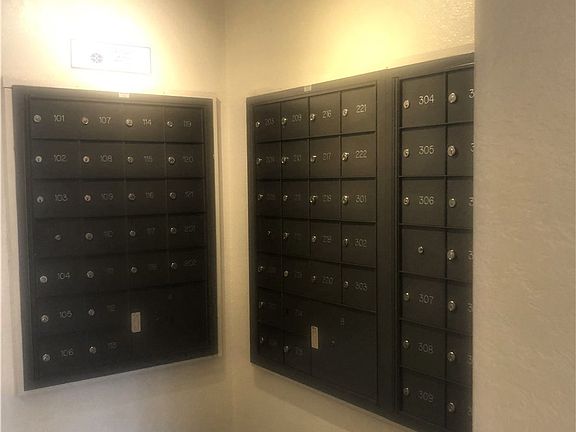 2nd image of 5520 Owensmouth Ave APT 222