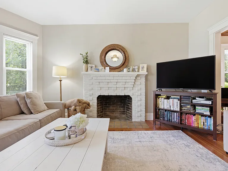 53 Grampian Way #1 — Photo 1