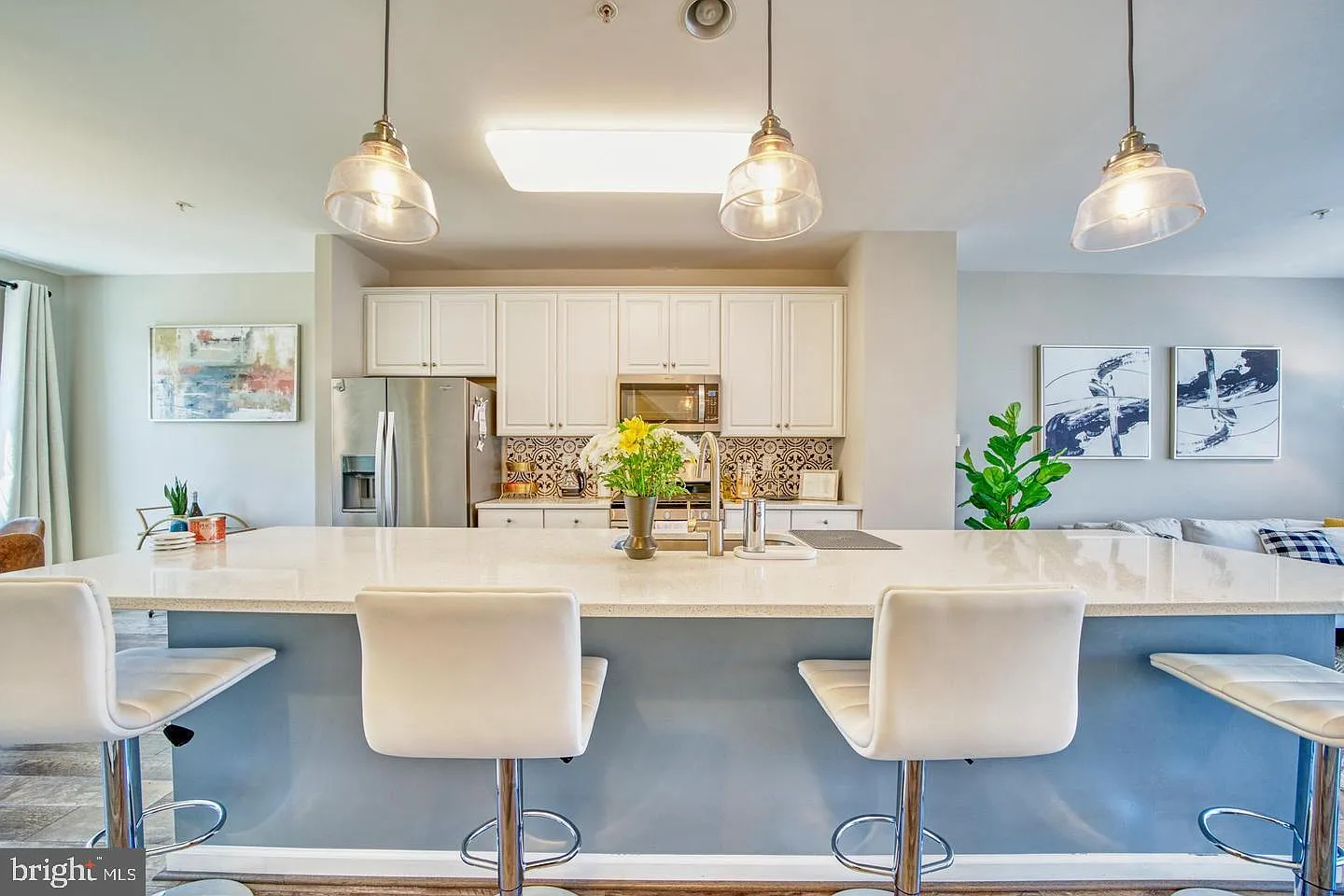 3 bed, 4.0 bath, 2280 sqft, $3,100 — Photo 1
