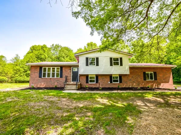 10081 Navarre Rd SW, Navarre, OH 44662