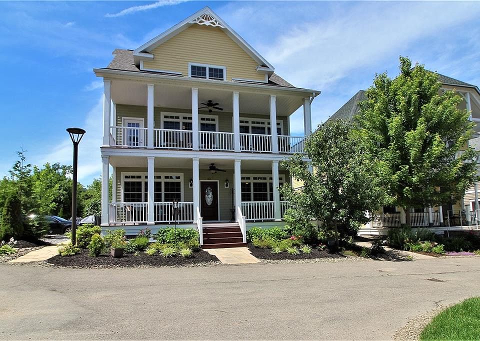 1st image of 62 Crescent Ave #2