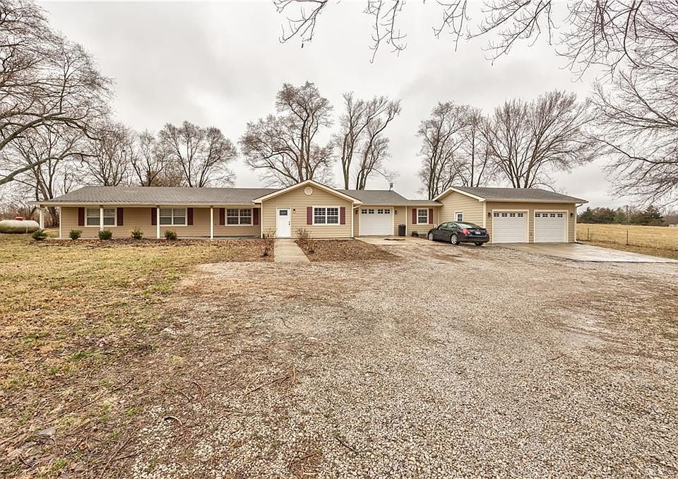 17823 Eisenhower Rd, Leavenworth, KS 66048 | Zillow