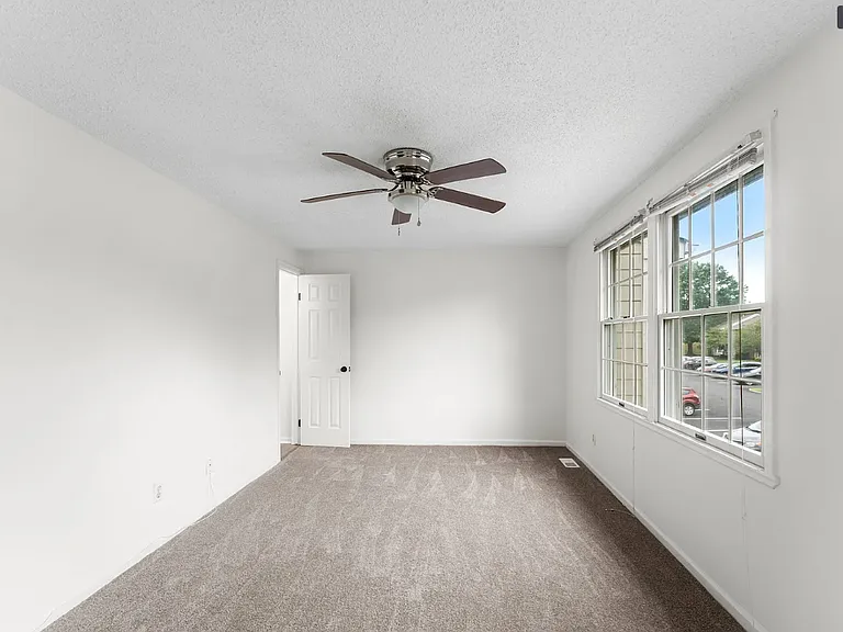 9428 Tracey Lynne Cir — Photo 12