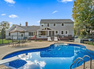 12 W Ridge Rd, New Fairfield, CT 06812