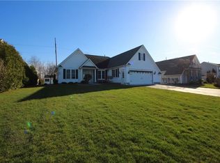 25 Arborway Ln, Rochester, NY 14612