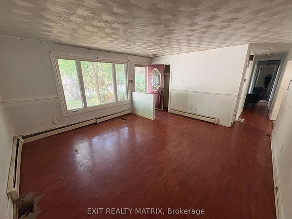2nd image of 152 Herbert St