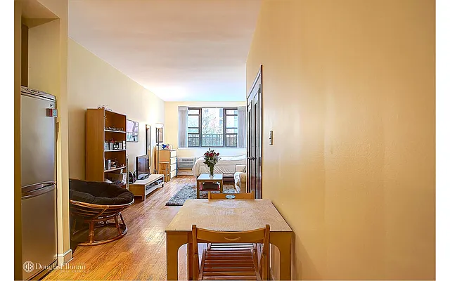 Rented by Douglas Elliman | media 20