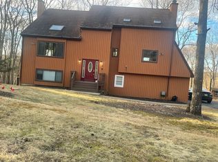 9 Woodacre Ln #2, Monroe, CT 06468