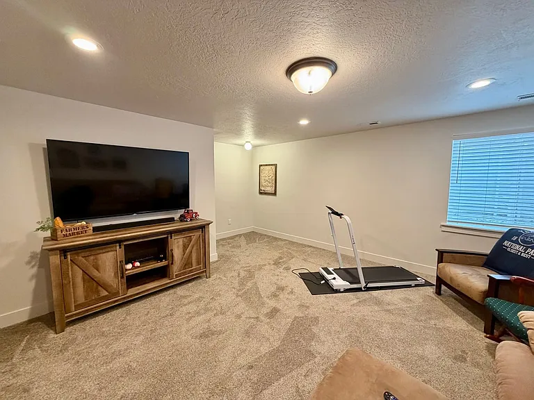 263 E Kirsten Ln — Photo 11