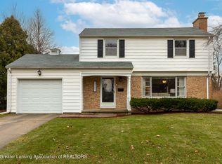 2105 Hampden Dr, Lansing, MI 48911