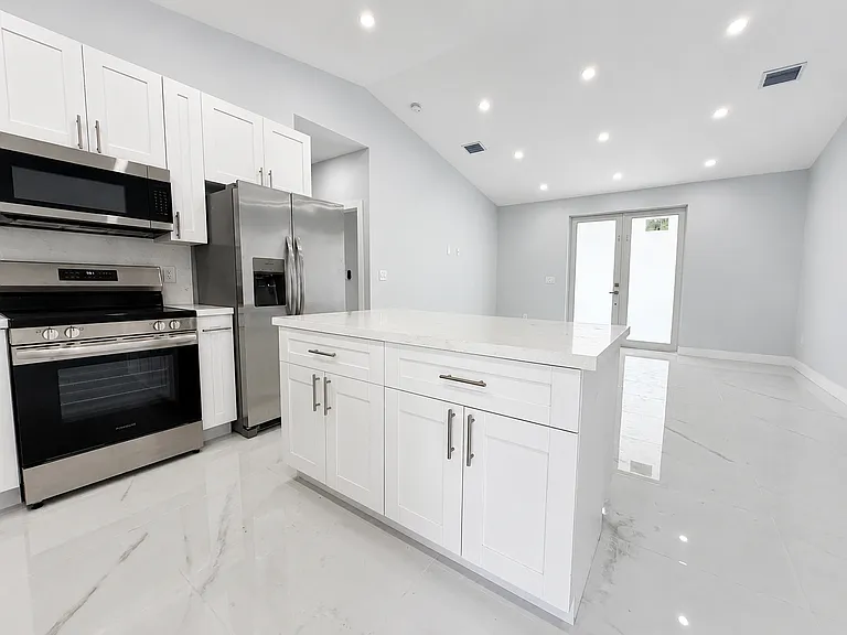 31441 Avenue F — Photo 26