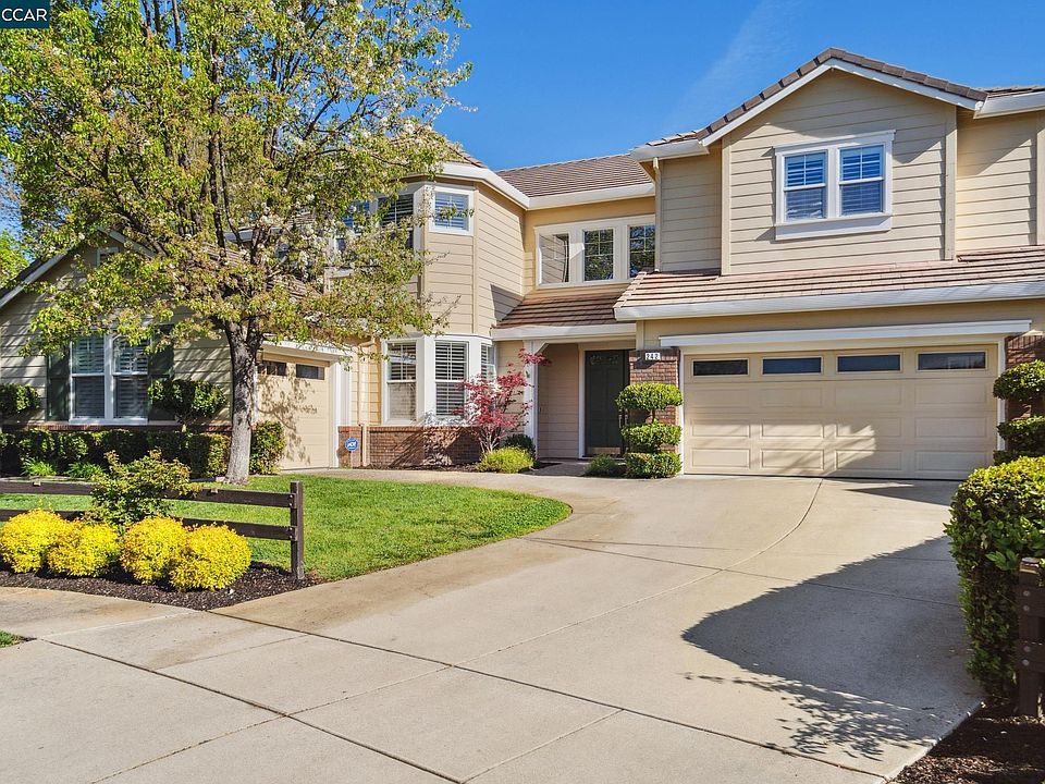 1st image of 242 Lyon Ct