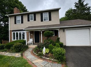 2706 Popkins Ln, Alexandria, VA 22306