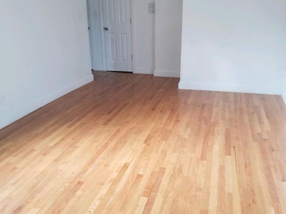 2nd image of 1525 Leland Ave
