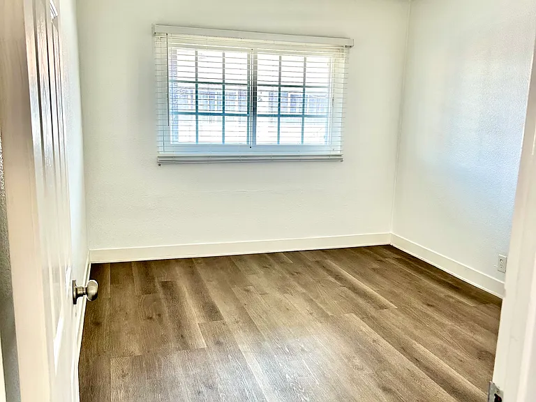 Bedroom photo #2