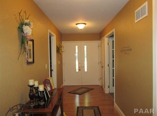 7124 N Dogwood Ln, Brimfield, IL 61517