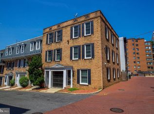 2521 Queen Annes Ln NW, Washington, DC 20037
