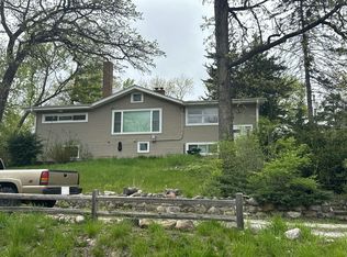 8717 Gardner Rd, Fox River Grove, IL 60021