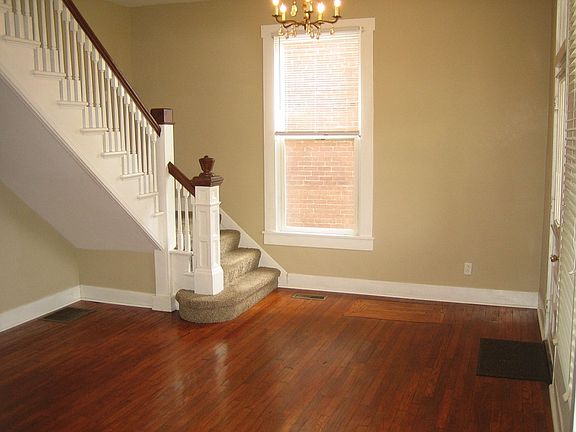 4th image of 1033 E 2nd St