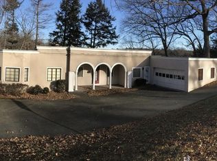 701 Roosevelt Ave, Springfield, MA 01118