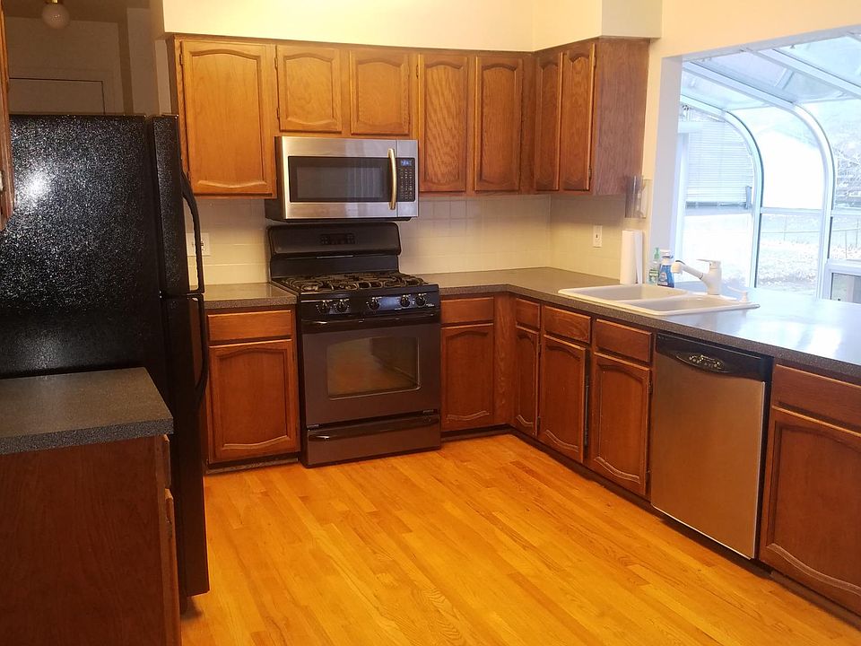 2nd image of 28581 Buckinghamshire Dr