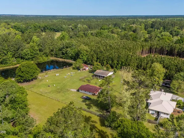 958 LIMOUSINE Lane, Bryceville, FL 32009
