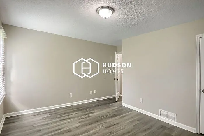 6519 Daybreak Dr — Photo 21