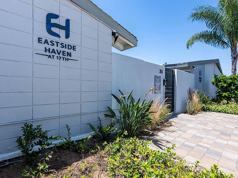 Eastside Haven at 17th — Photo 15