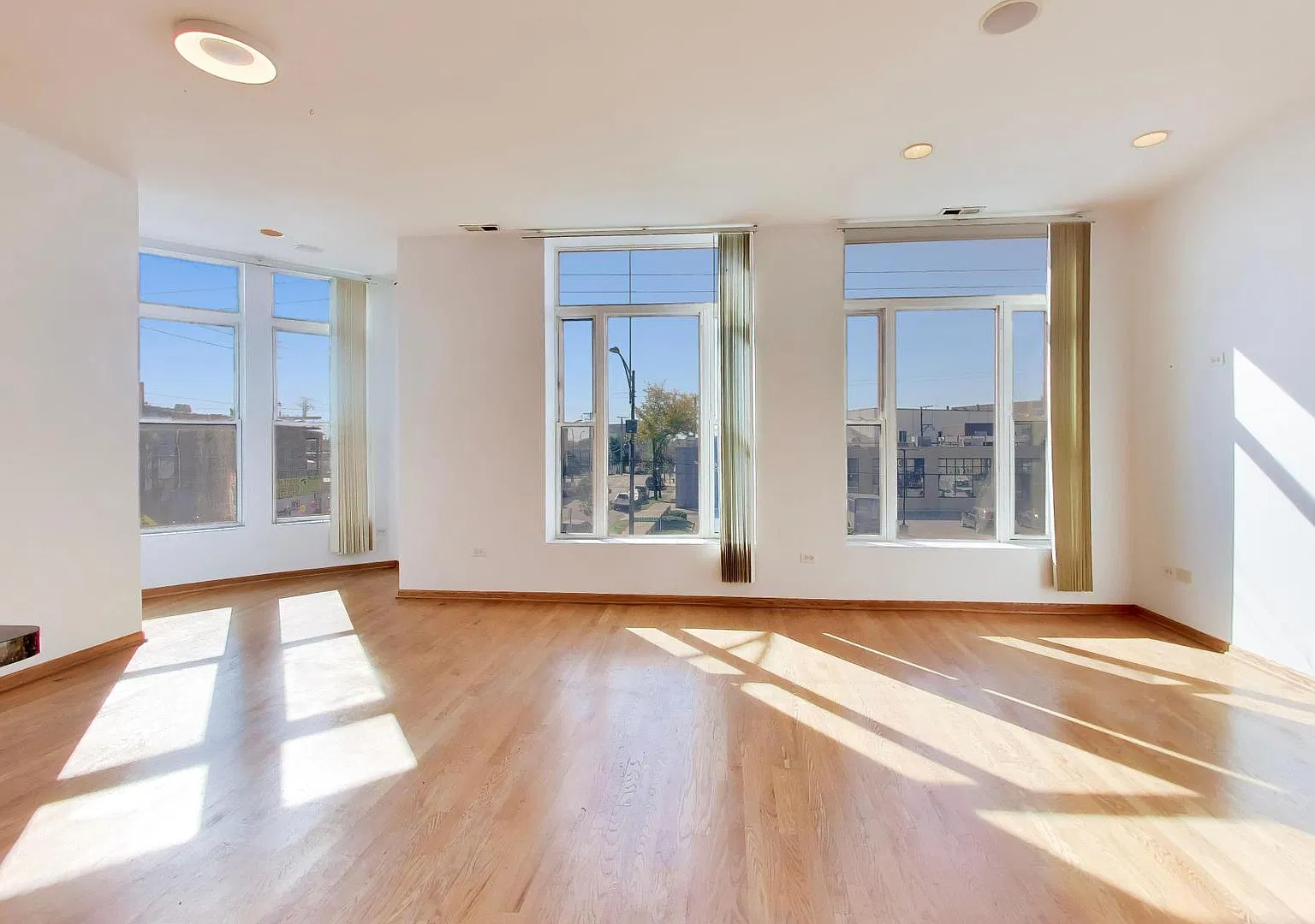 2 bed, 1257 sqft, $2,550 — Photo 2