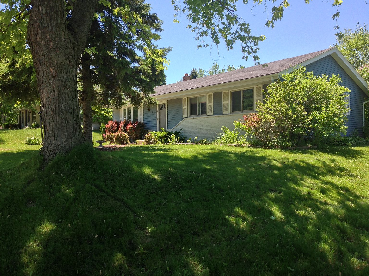 361 S Colonial Pkwy, Saukville, WI 53080 Zillow