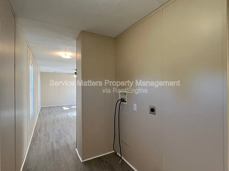 4825 Douglas Dr — Photo 16