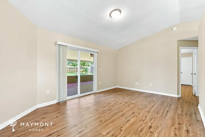 3 bed, 2.0 bath, 1102 sqft, $1,945 — Photo 4