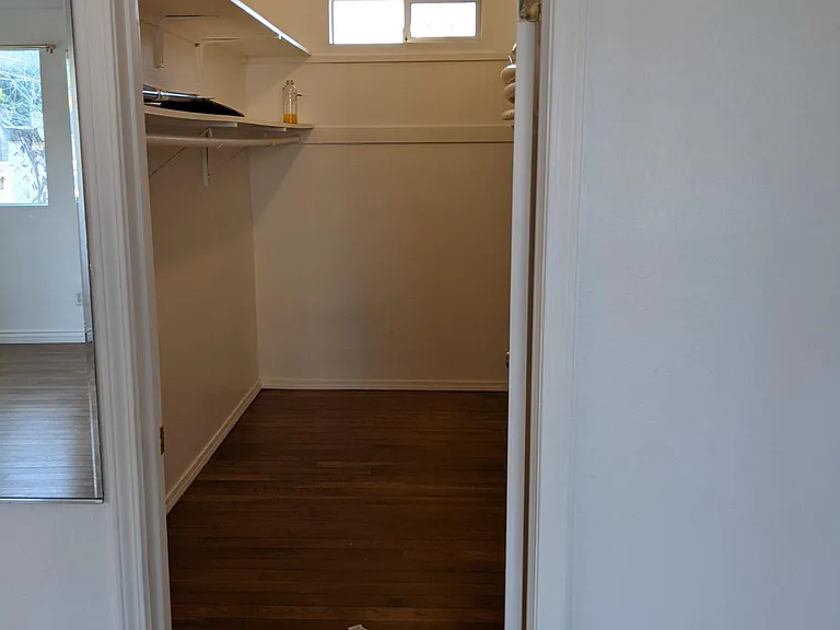 Walk in closet (this picture doesn't do justice).