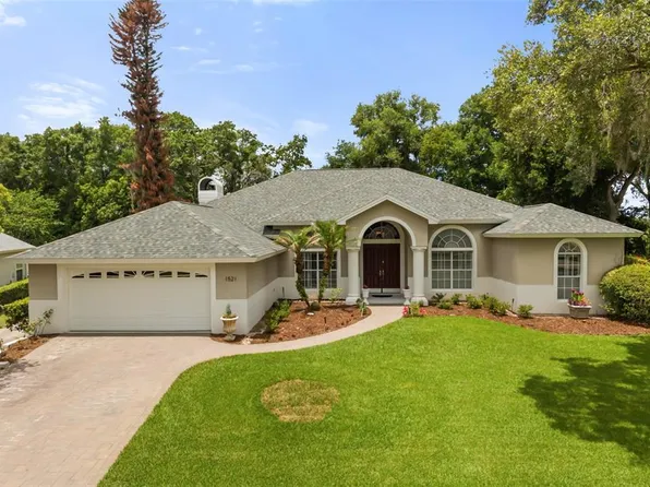 1521 Edgewater Dr, Mount Dora, FL 32757