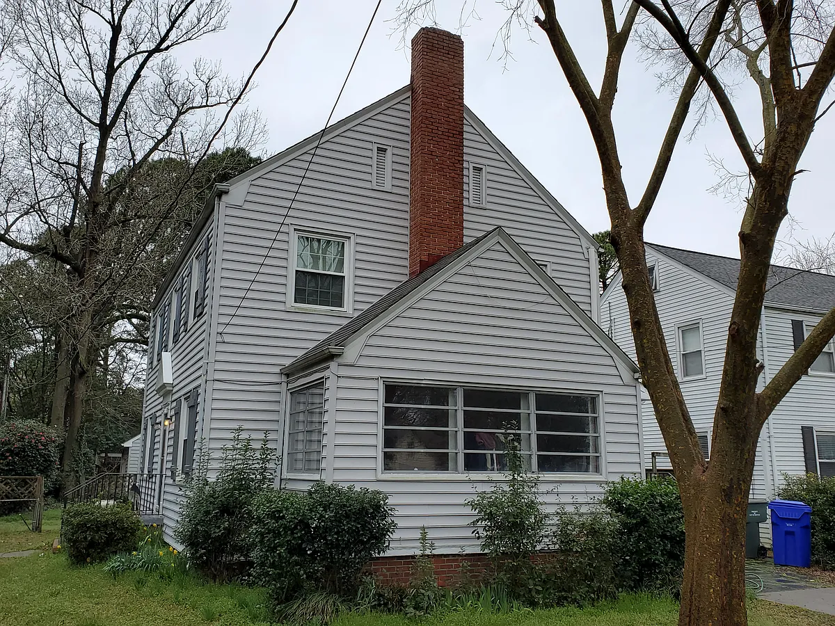 Building Photo - 1600 Cedar Ln