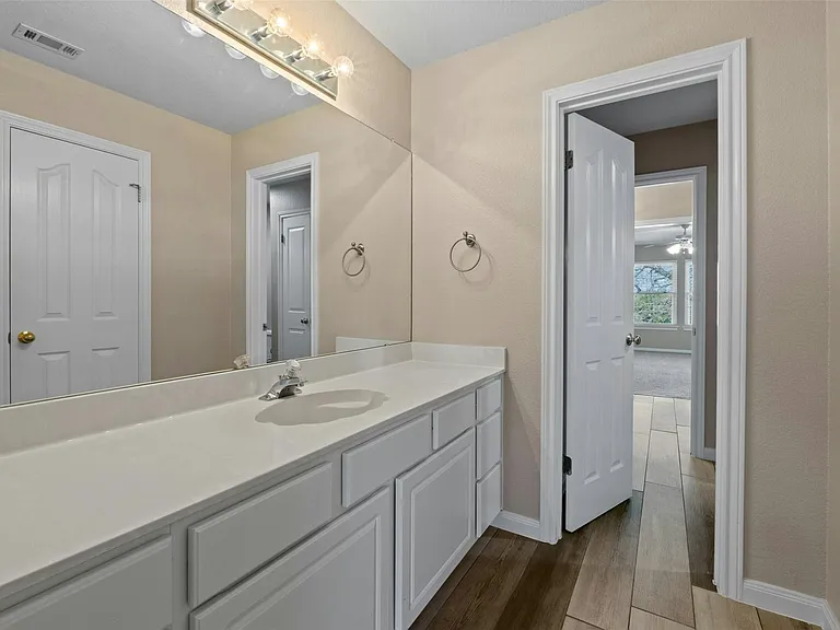 1001 Chickory Ct — Photo 33