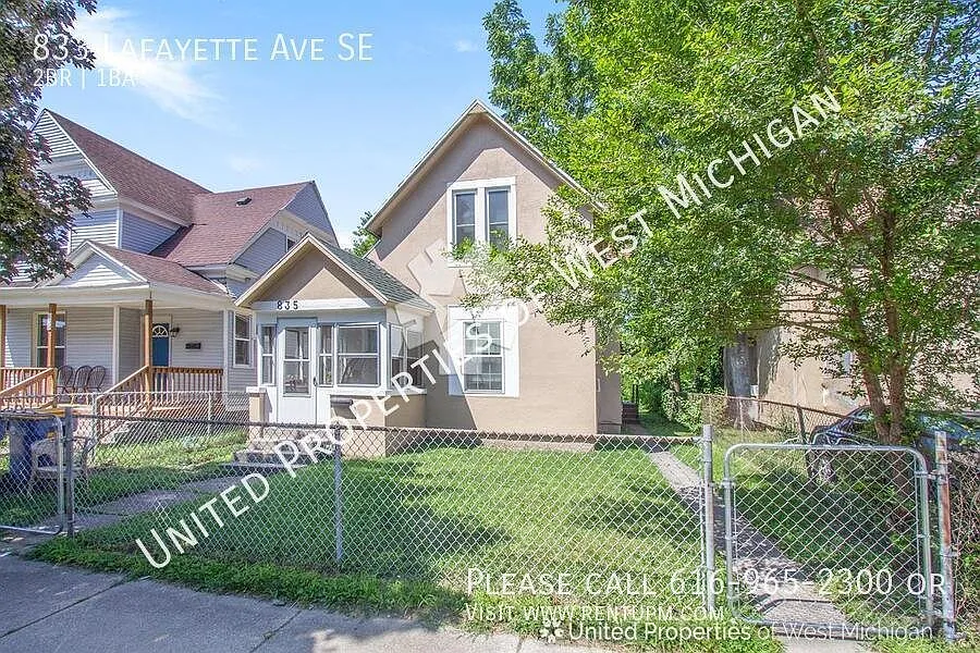 833 Lafayette Ave SE