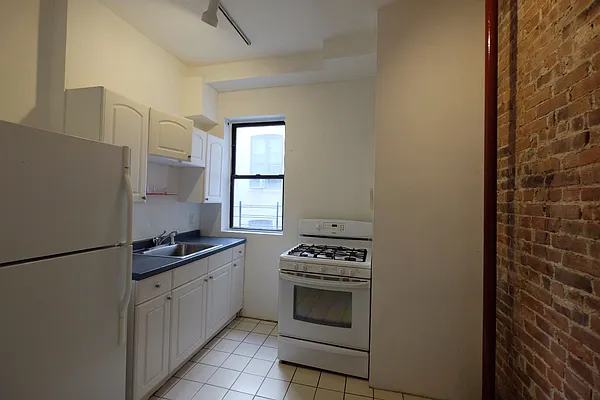 Rented by Keller Williams NYC | media 23