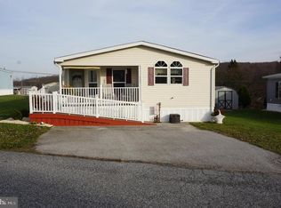 131 Carbridge Rd E #E, Stewartstown, PA 17363