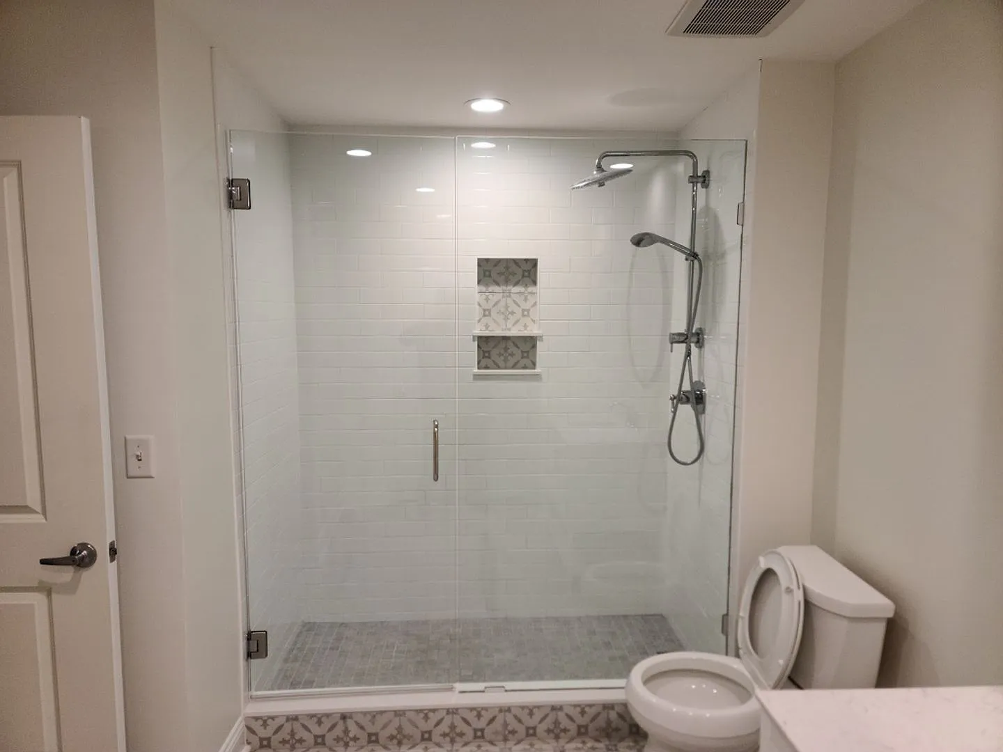 Gorgeous 1 bedroom, 1 bathroom condo in Morrison Condominiums in the heart of Southpark! — Photo 4