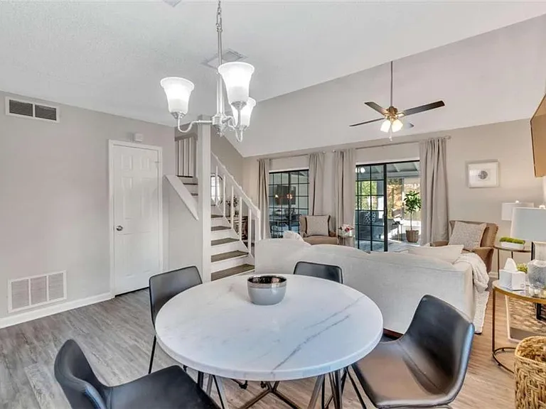 1200 Falling Water Dr SE — Photo 11