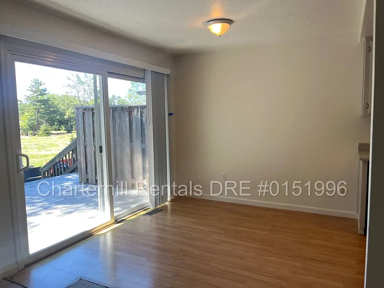 418 Pheasant Ln — Photo 4