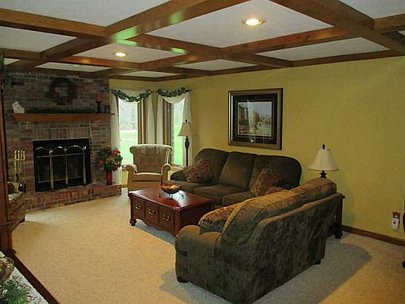 3rd image of 7266 Hawthorne Dr