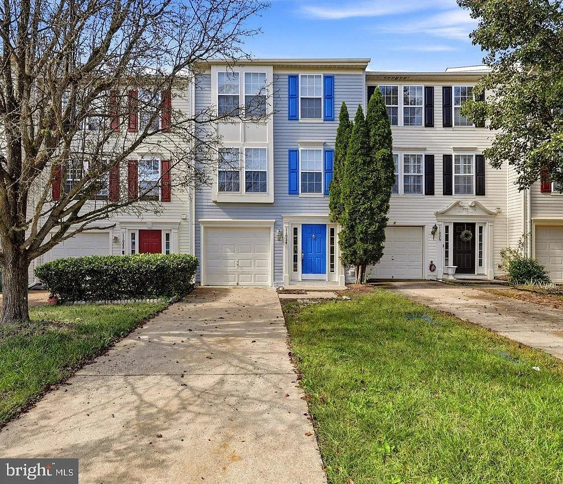 3 bed, 2.5 bath, 1962 sqft, $2,300 — Photo 1